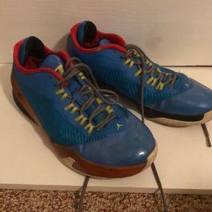 Air Jordan’s Boys 7Y